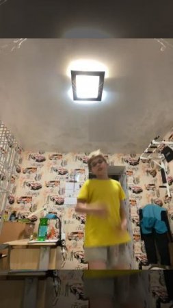 Танцую под песню Чебурашка 2