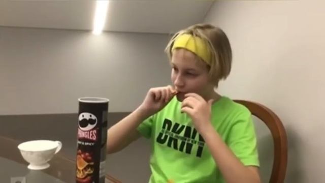 Сколько я смогу скушать острых чипсов *Не Выдиржал*🔥 смотреть онлайн