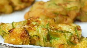 Кабачки в кляре с соусом