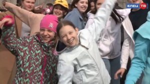 Вдох глубокий. Руки шире: сотни ельчан стали участниками Единой общегородской зарядки