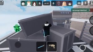 Играю в MVSD с друзьями в Roblox