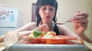 Мукбанг /Крылышки с пюрэшэчкой