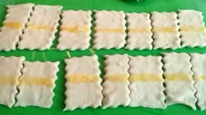 Бантики из слоеного бездрожжевого теста