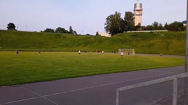 Футбол: товарищеская встреча команд ул.Комсомольская\ул.Гагарина смотреть онлайн