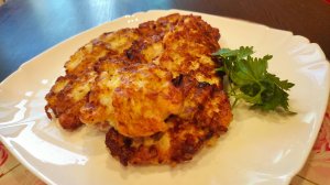Рецепт рубленных котлеток из куриной грудки и картофеля.