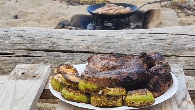 Ужин на берегу моря, крест на горе смотреть онлайн