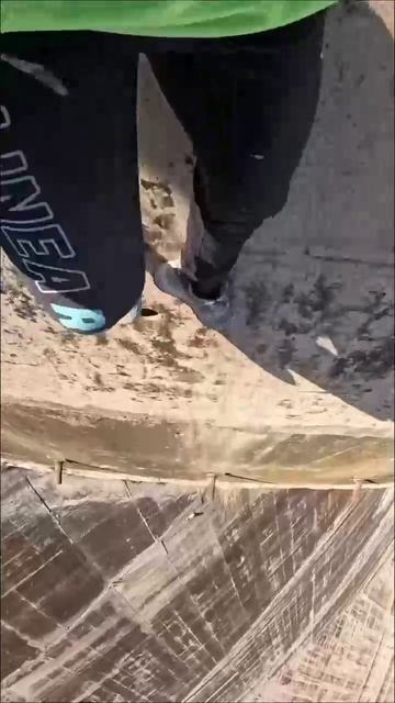 Один шанс. Один выступ. Один красавчик