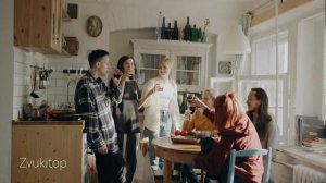 Звук разговоров людей на улице города для фона