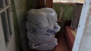 13-06-2025.Дача.Хотела пугать ворон..но ветер не справляется с вертушкой))))