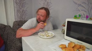 ПЕЛЬМЕНИ С ВАРЕНИКАМИ НА УЖИН Убираю сорняки и чтение комментариев