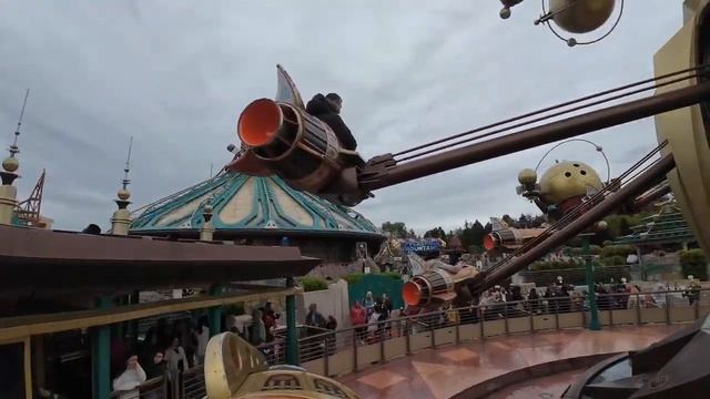 Bard Family Диснейленд в Париже смотреть онлайн