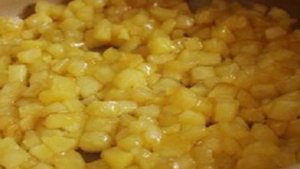 Французские крепы с яблочной начинкой
