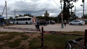 правильная парковка авто.