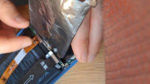 Поменяла шлейф honor 10