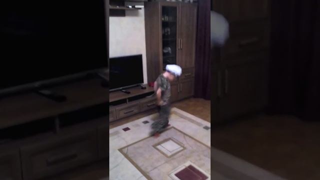 Танцуем просто под планшет. Под Боню и Кузьмича смотреть онлайн