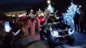 На набережную реки Сож прибыл Дед Мороз,Снегурочка, а ?