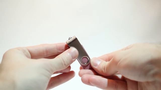 Поворотная флэшка-твист под гравировку со скобой. Мод? смотреть онлайн