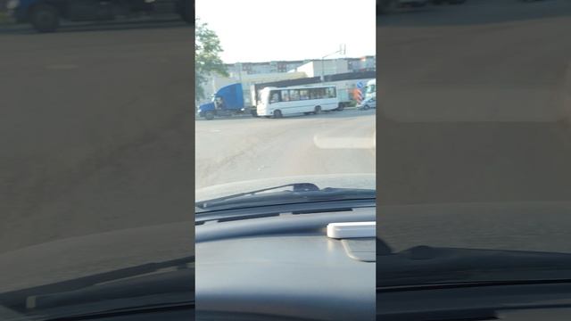 Дорожная движуха🫣
Как будто на Урале в пробке побывал