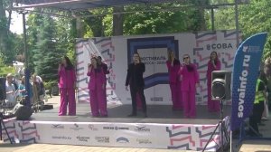 Бьется, бьется в жилах кровь.