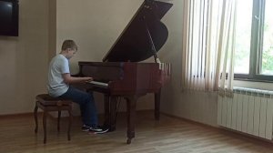 Я шагаю по Москве (А.Петров)