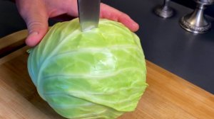 Прекрасное блюдо, приготовленное из простой капусты! Очень вкусно и просто!