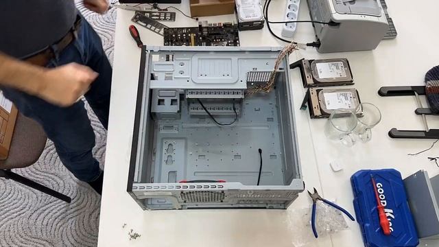 Сборка первого NAS нам в офис, на базе материнки B250 и про смотреть онлайн