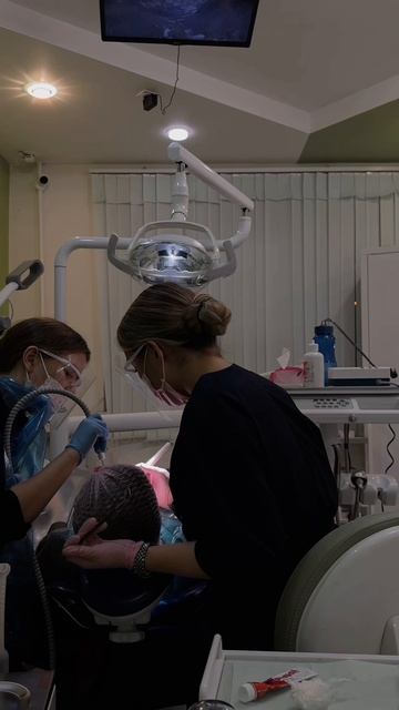 "Страшно лечить зубы? 🦷❌
В Fresh Dental мы делаем стоматологию комфортной и безболезненной!