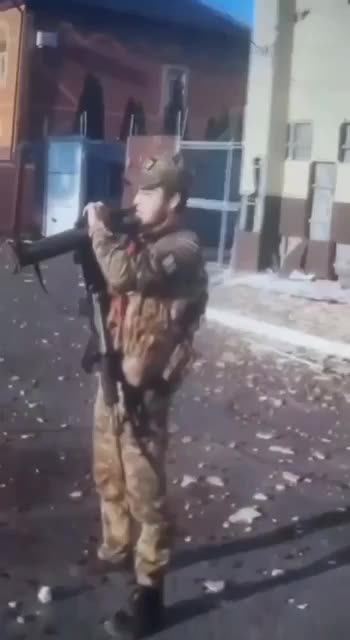 По резонансному видео из уже освобожденной Суджи, на котором какой-то отморозок стреляет из грана...
