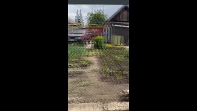 Забор из сетки рабицы в Калининском районе Донецка. Заборы 2025.