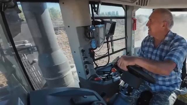 С Ростсельмаш 2400 даже залежные земли не проблема