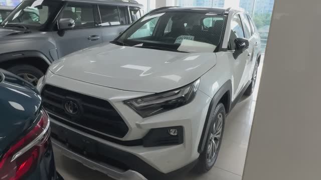 В продаже Toyota RAV 4 - 2.0 (171 л.с.)