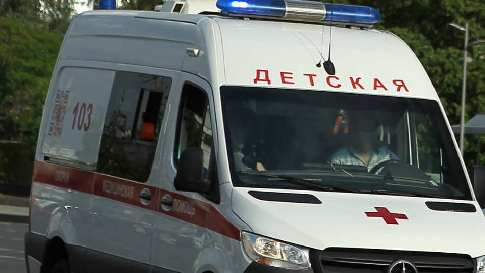 Младенец попал в больницу после падения с лестницы в Курской области
