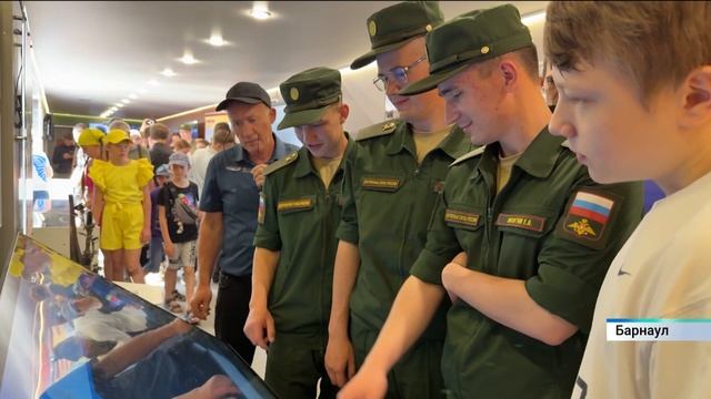 Трофейная американская военная техника прибыла в Барнаул