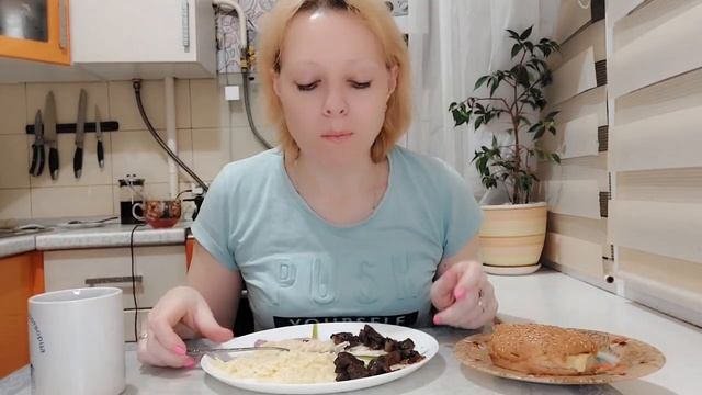 Вкуснейшая Жареная Говяжья Печень 🥘 С Рецептом Внутр смотреть онлайн
