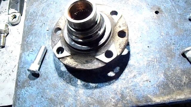 Сорвал РЕЗЬБУ В СТУПИЦЕ Самый Надежный Способ ремонт? смотреть онлайн