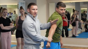 Максим Джетыгенов организовал мастер-класс по самообороне для жен участников СВО