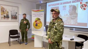 Сотрудники АНО «ПДД «Тигр» провели урок мужества в детской больнице