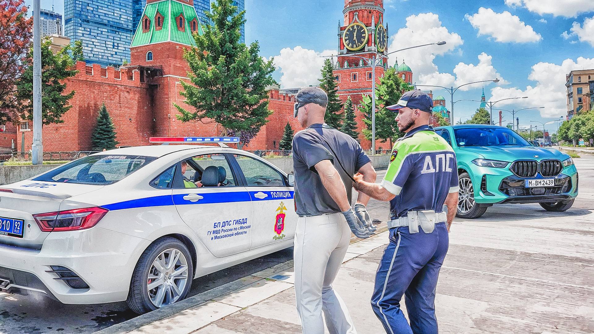 ПАТРУЛИРУЕМ МОСКВУ! БУДНИ ГИБДД в ГТА 5 РП (RMRP Арбат - Криминальная Россия) смотреть онлайн