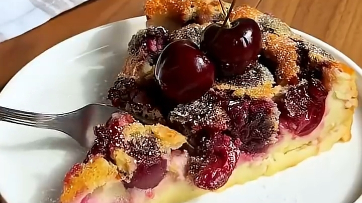 Идеальный летний Десерт «Клафути»...🥧🍒😋    Рецепт в описании ✍️