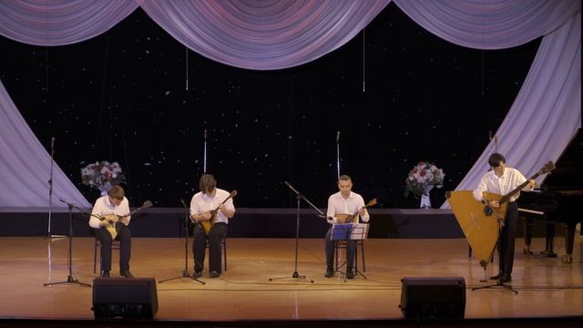 4. А.Новиков Смуглняка исп. Ансамбль балалаечников (рук. Кривонос Н.А.) смотреть онлайн