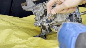 Как легко выкрутить шпильку из блока скутера