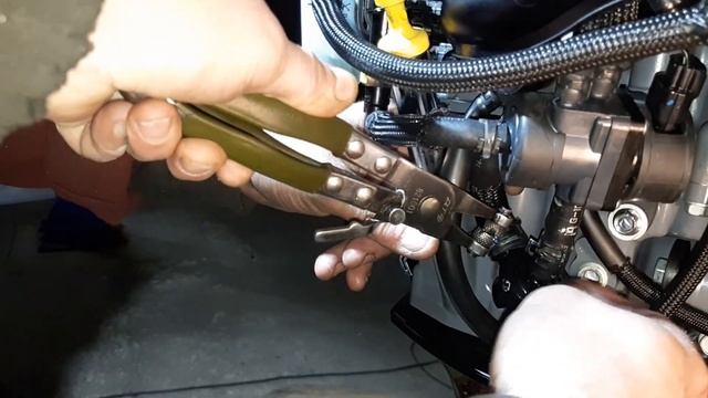 Suzuki DF30A замена топливных фильтров смотреть онлайн