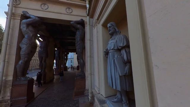 Пешеходная экскурсия по Питеру. Уникальные места, кул? смотреть онлайн