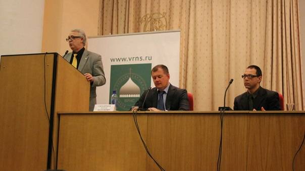 На трибуне: доклад на форуме "Народный собор" "Интеллектуальное управление креативной экономикой"