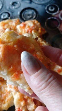 закуска из слоёного теста с начинкой