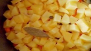 Картофель с овощами в мультиварке