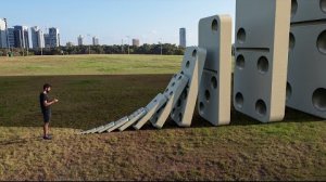 Реально большой эффект домино