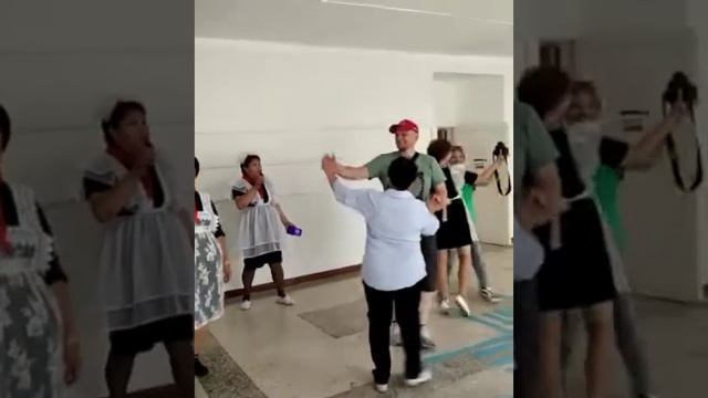 Школьный вальс, встреча одноклассников 26 лет смотреть онлайн