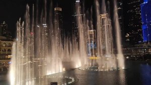 Дубай Бурдж Халифа фонтаны. Dubai Burj Khalifa fountains .