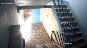 🤬 «Полюбил гадить за дверью  В Новоульяновске на Мира, 17 гражданин испражняется в подъезде прямо